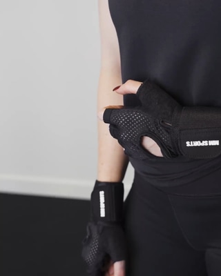 Salihanskat, joissa wrist wrap -rannetuki